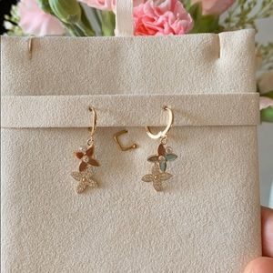 ❤️SOLD❤️ Dangling Earrings Saudi gold